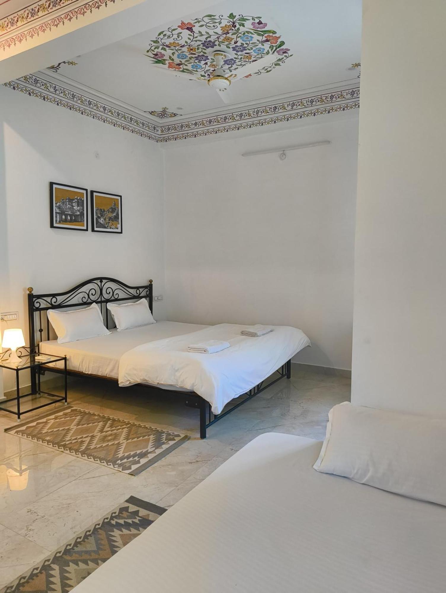 Rising Shemesh Home Stay อุเดเปอร์ ภายนอก รูปภาพ